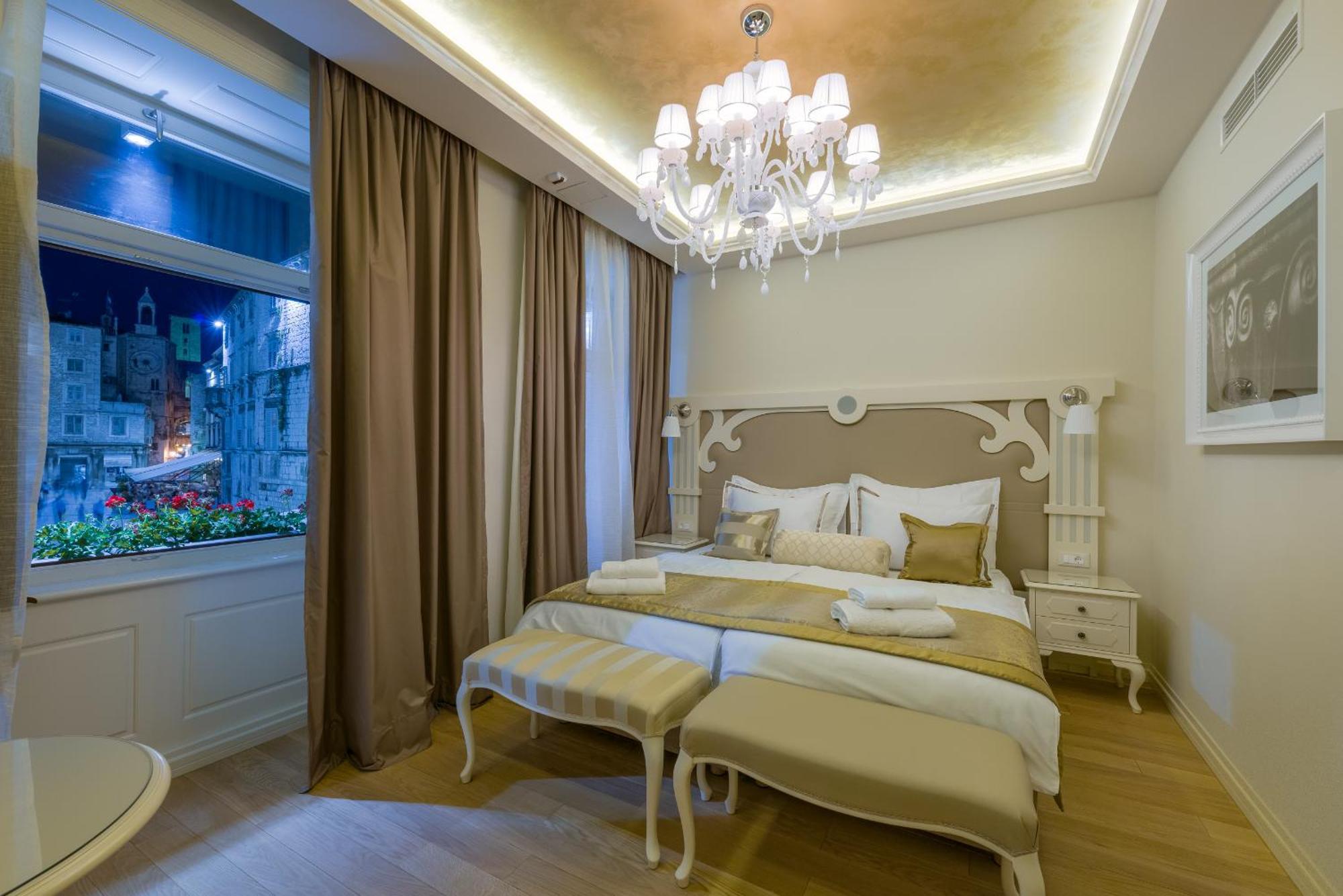 Piazza Heritage Hotel Сплит Екстериор снимка