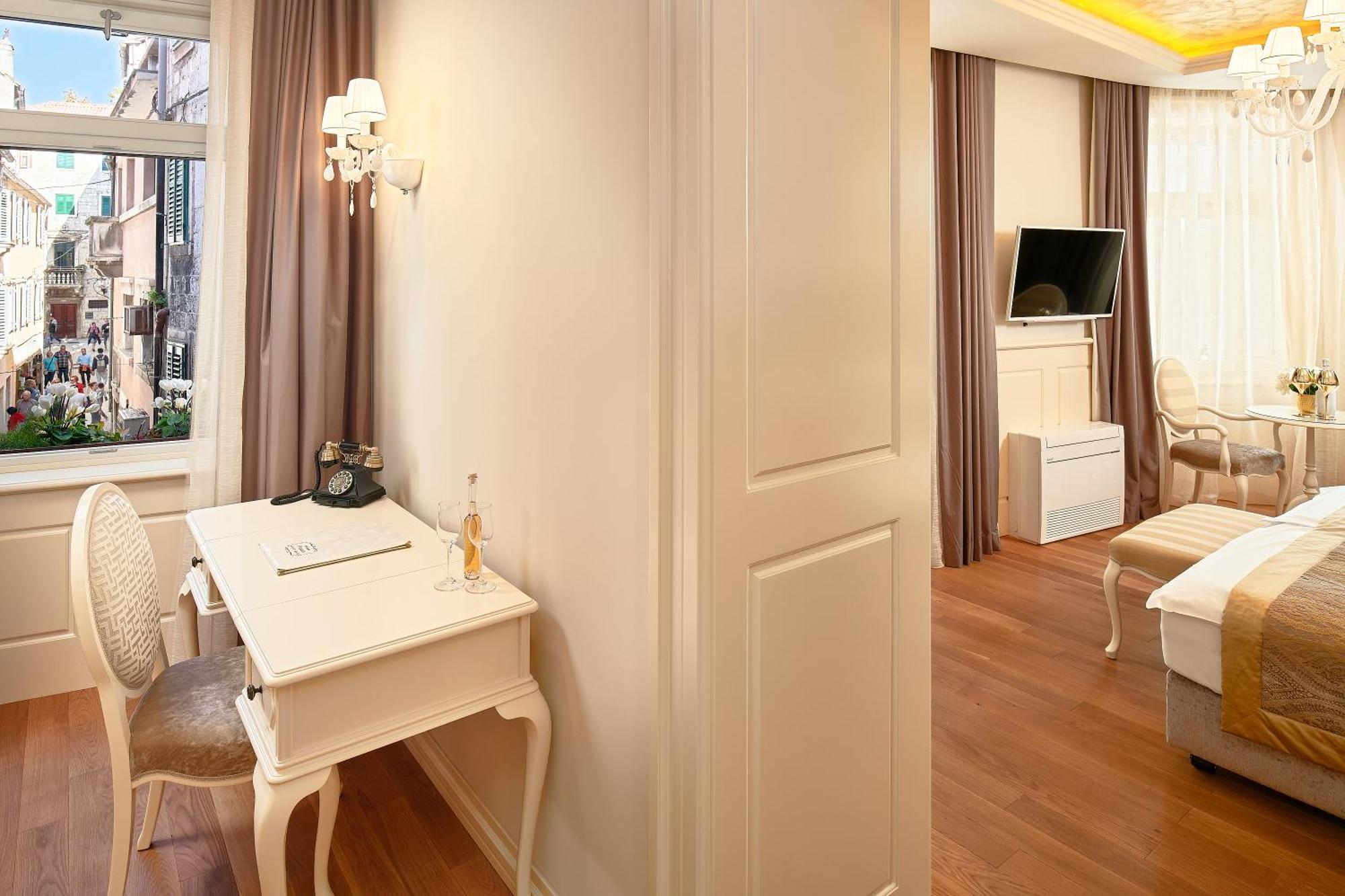 Piazza Heritage Hotel Сплит Екстериор снимка