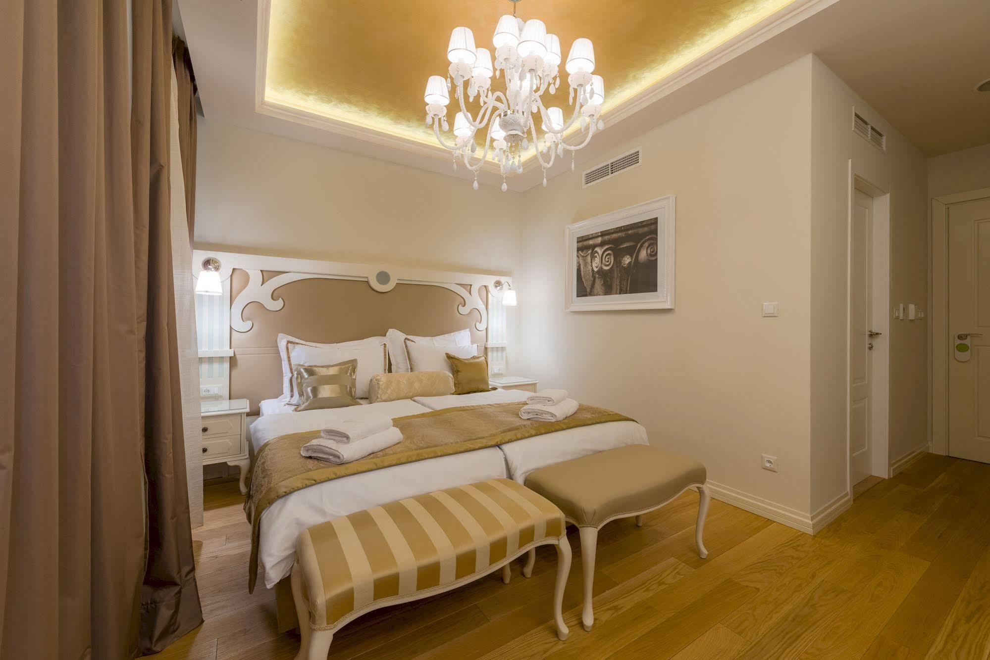 Piazza Heritage Hotel Сплит Екстериор снимка