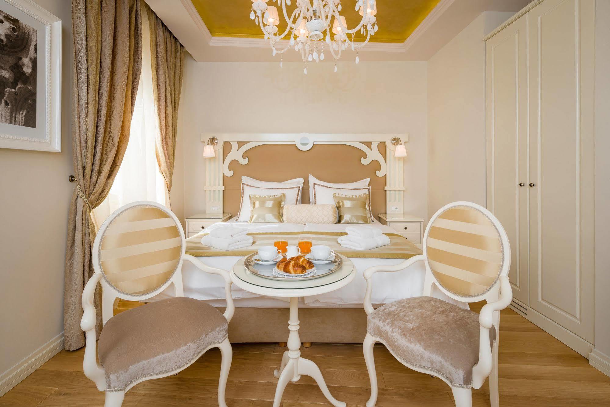 Piazza Heritage Hotel Сплит Екстериор снимка