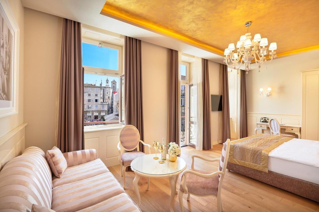 Piazza Heritage Hotel Сплит Екстериор снимка